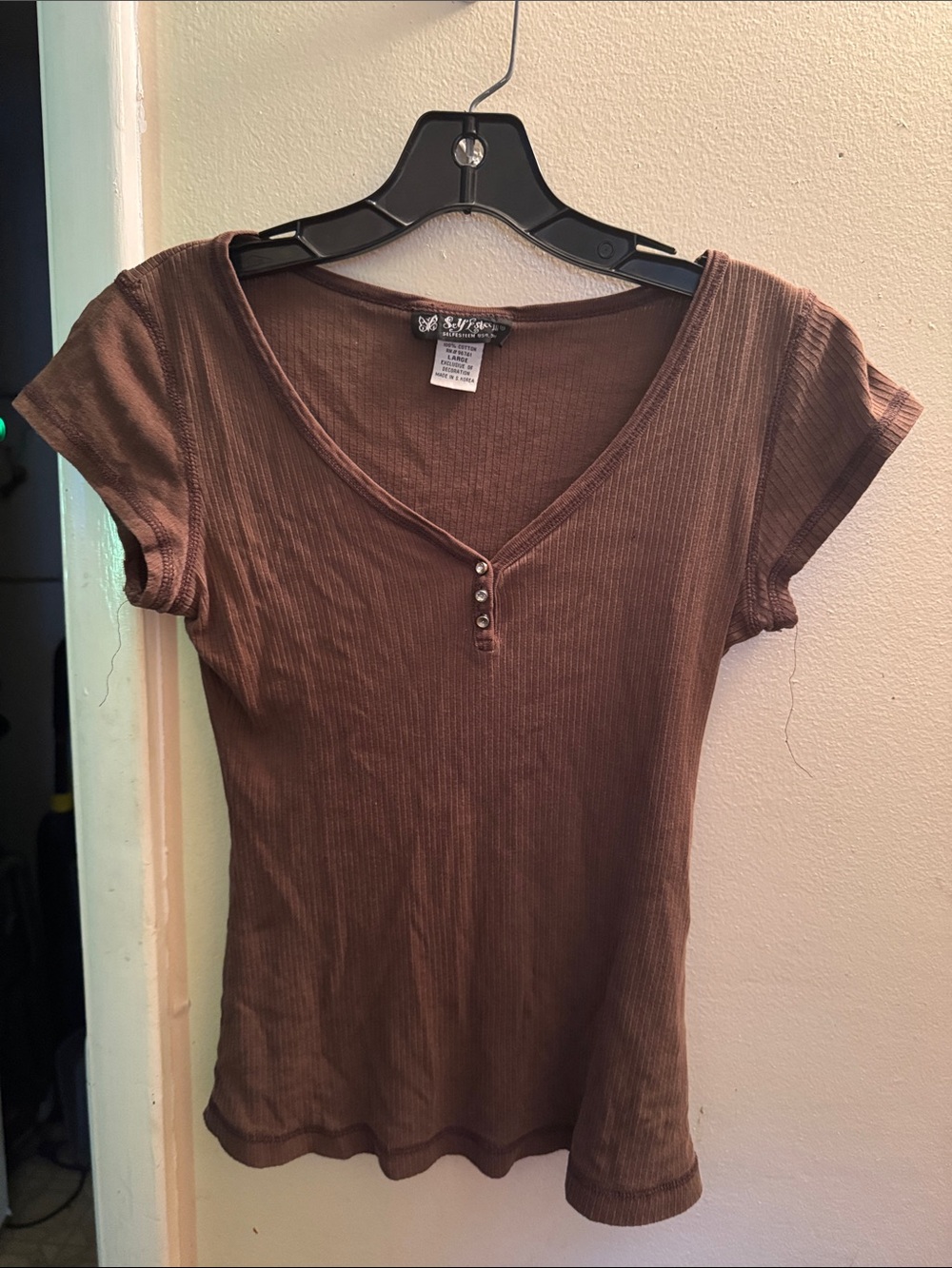 Brown tee shirt